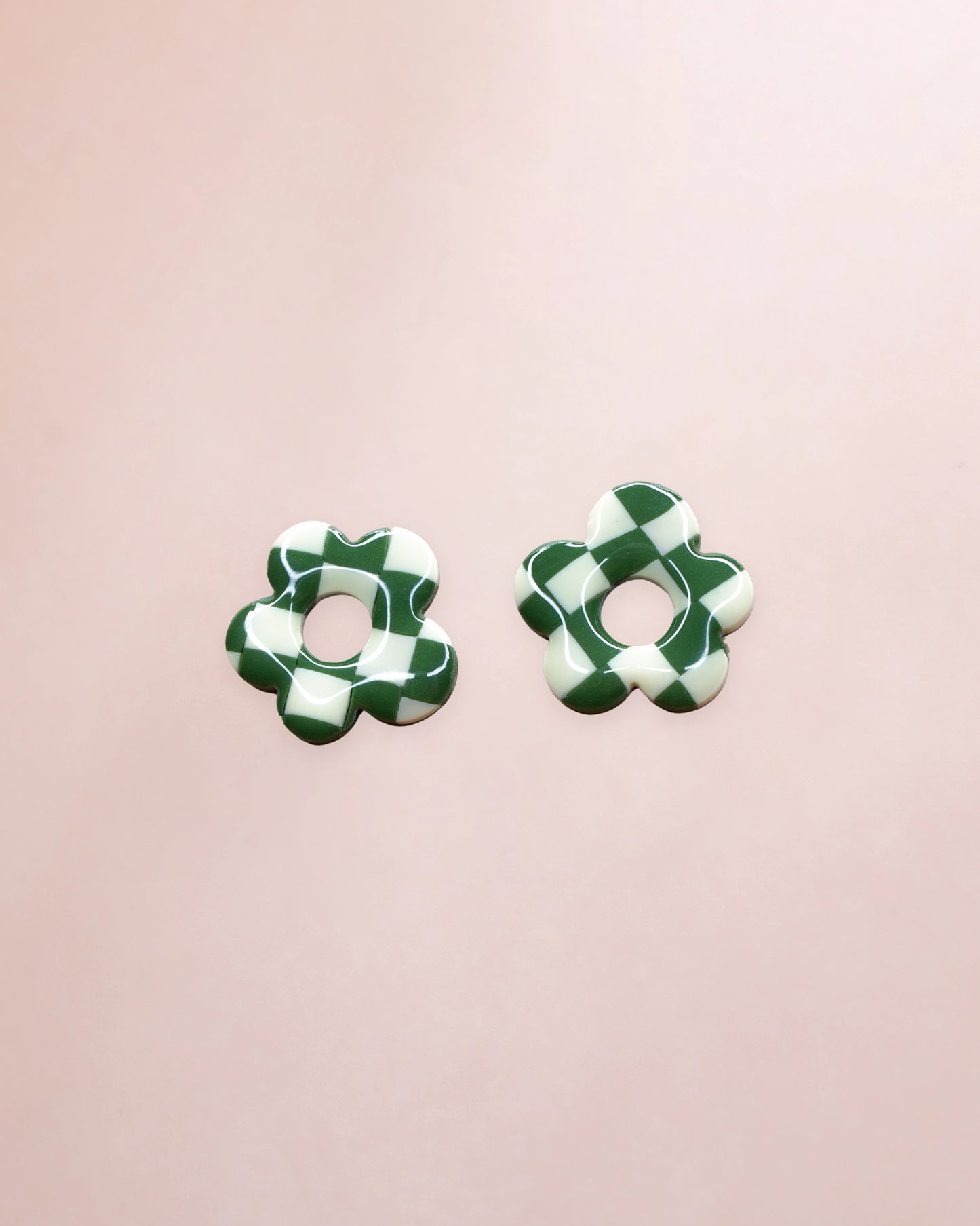 LÉNA CHARMS