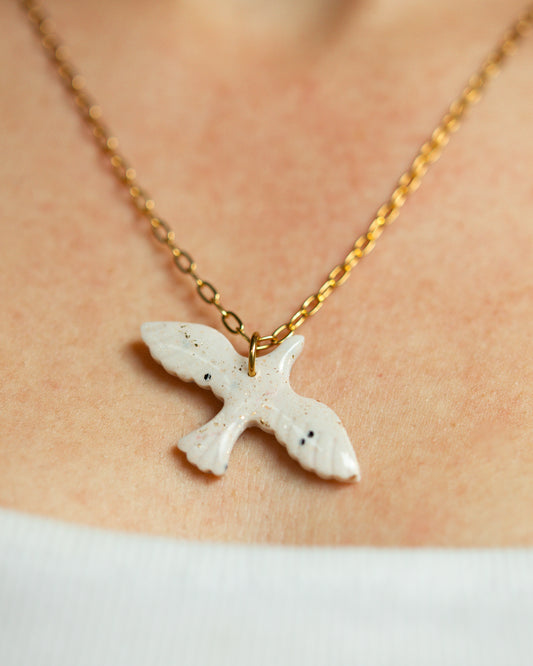 Collier femme fait main pendentif oiseau or Atelier Marly