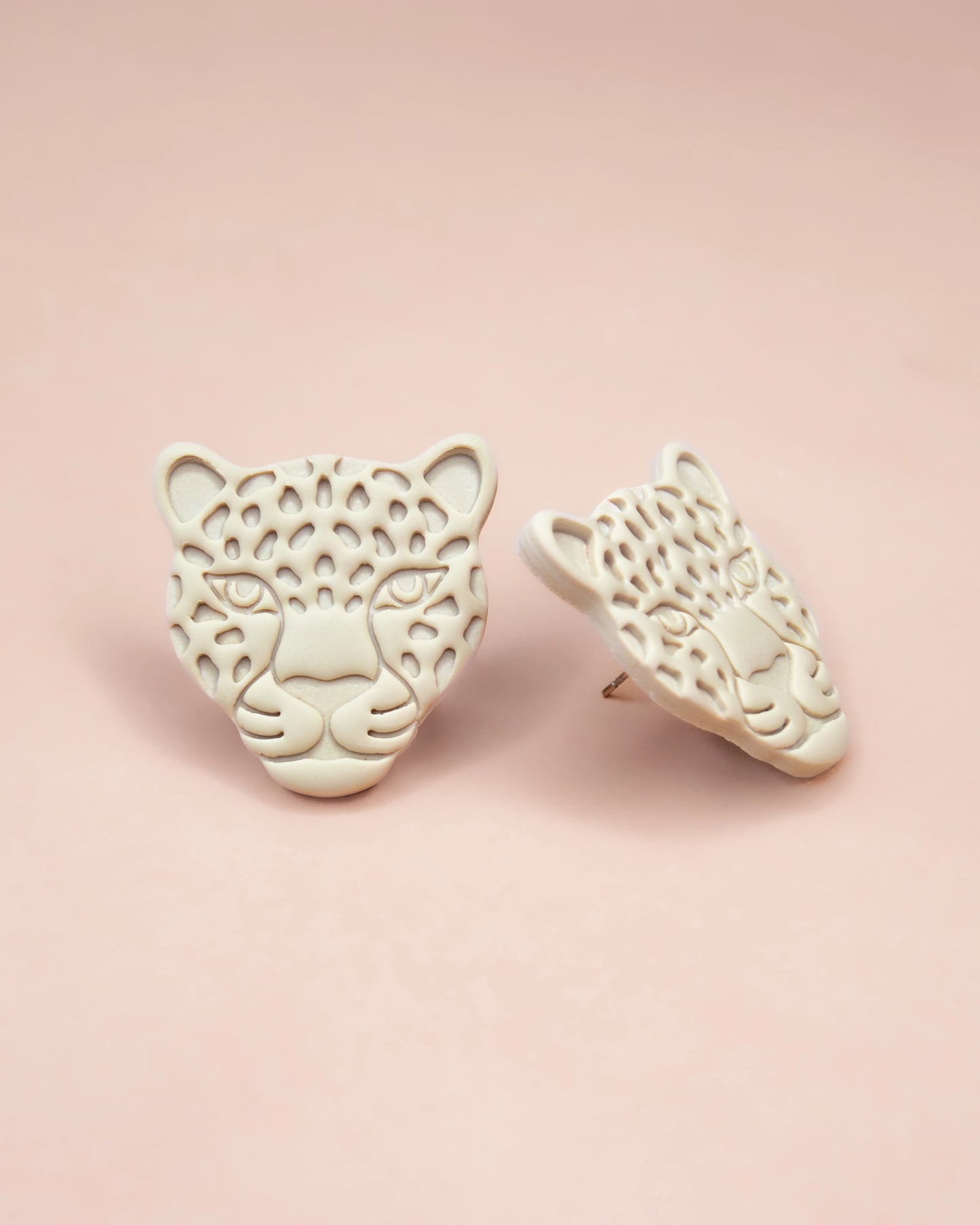 NAÏA STUDS