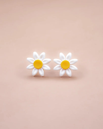 MAGGIE STUDS