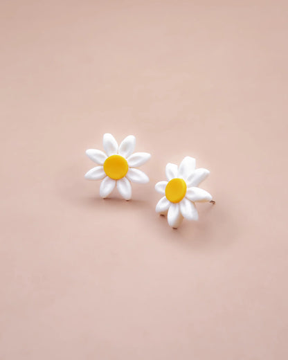 MAGGIE STUDS